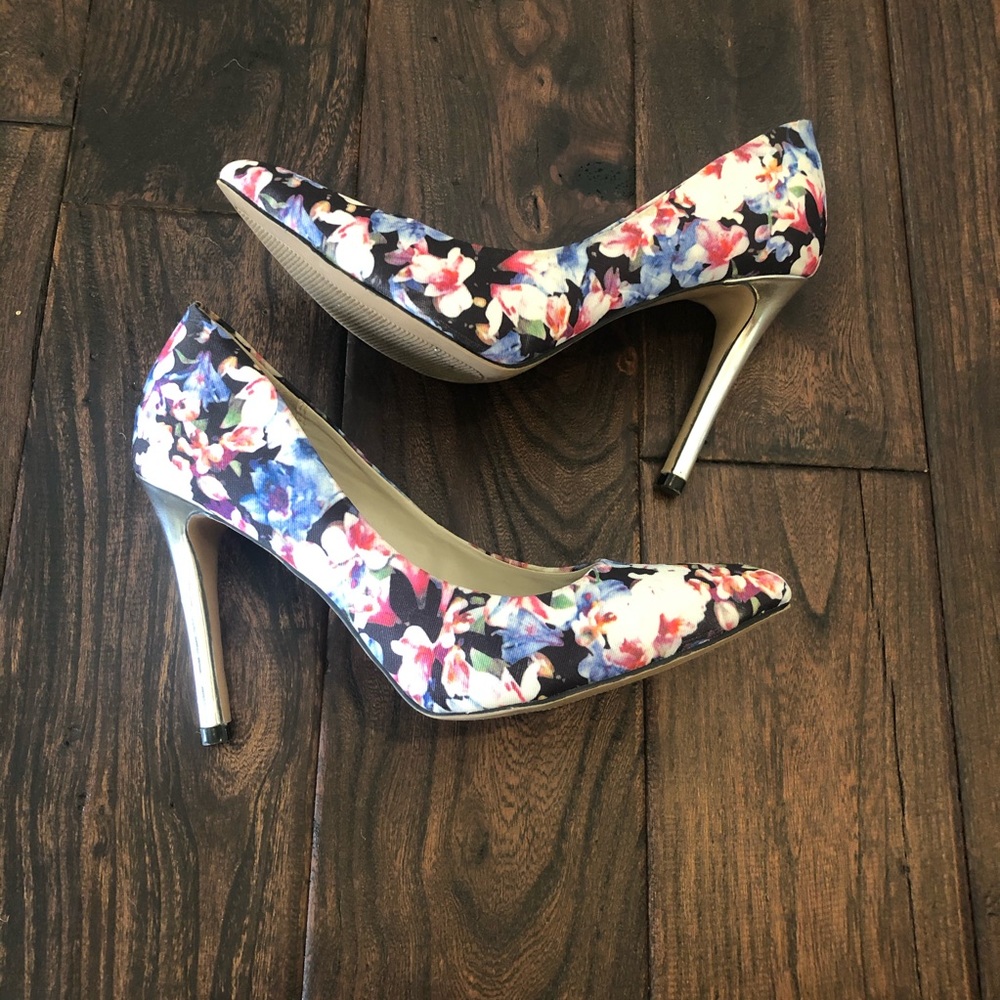 Apt. 9 floral heels - Picture 3 of 8